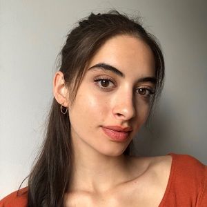 Meet your Posher, Romalia